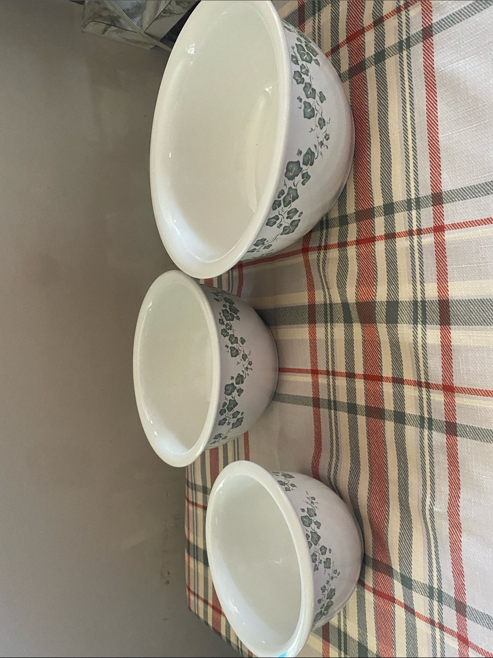Vintage Corelle ceramic mixing bowl set